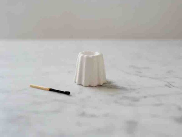 ovo things porcelain canele mattewhite pr  